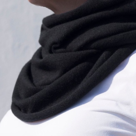 AUTHENTIC ROBERTA DI CAMERIONS CASHMERE SHAWL - Picture 3 of 5